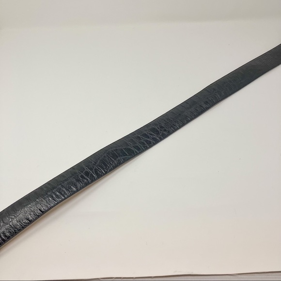 This is a beautiful belt. Only reposting because it doesn’t fit me - Picture 3 of 11